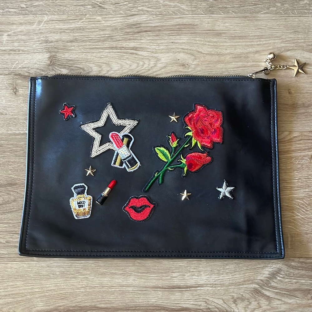Bebe Clutch